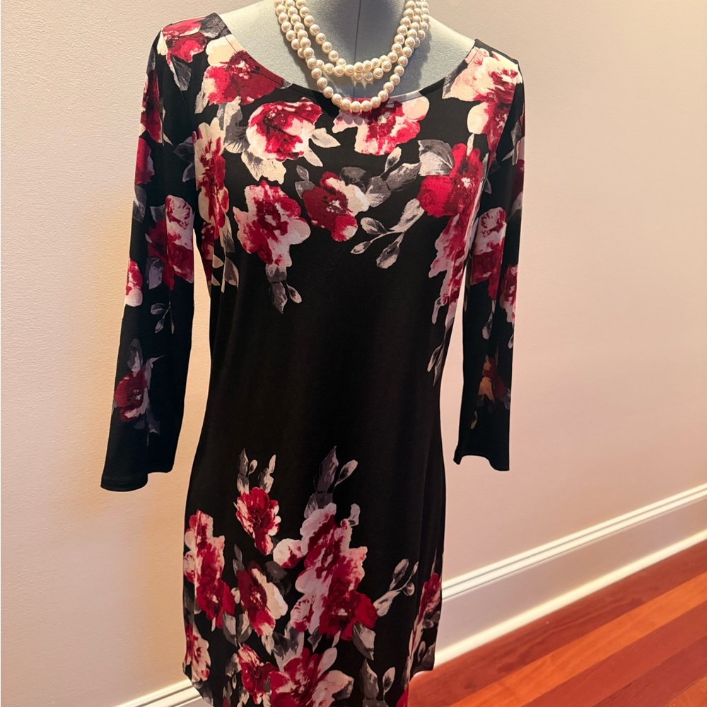 White House Black Market Black Floral Shift Dress small